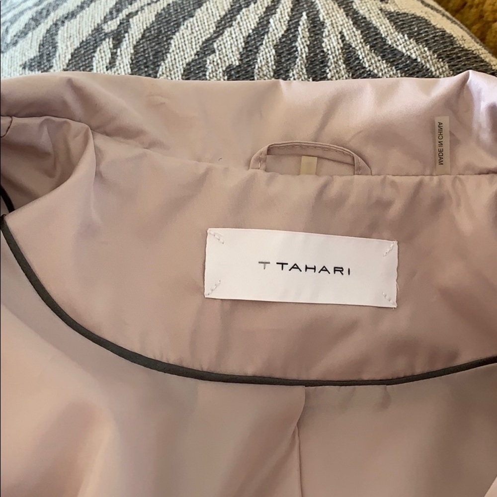 🌷T TAHARI RUFFLE FRONT JACKET🌷 - Picture 6 of 8